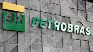 Read more about the article Petrobras eleva preços da gasolina em 18,7%, do diesel em 24,9% e do gás em 16%