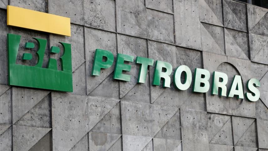 Read more about the article Refinarias da Petrobras batem recorde de processamento de óleo do pré-sal